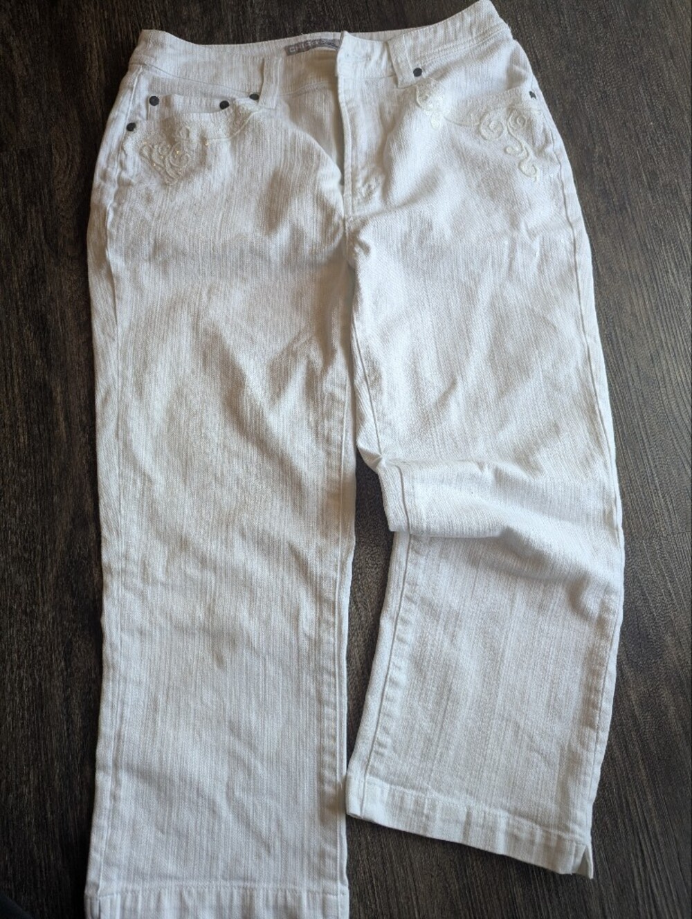 Women’s White Embroidered Crop Jeans Chico Platinum